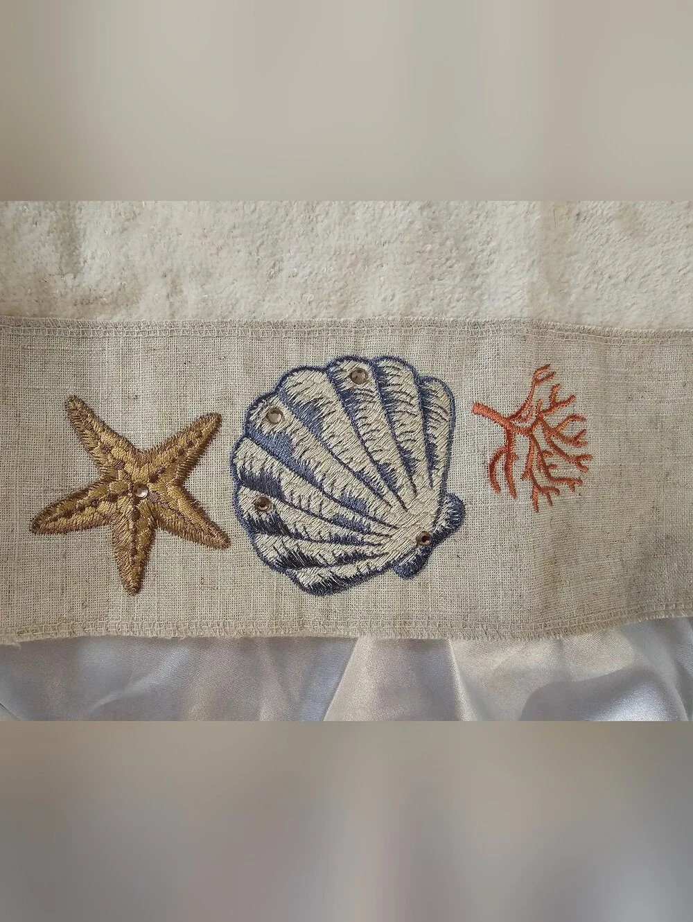 Avanti Sea Treasure Ivory Embroidered Embellished 8 Pc Towel Set Coastal